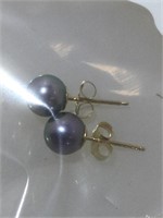 Tahitian pearls 6mm on 14k gold stud earring