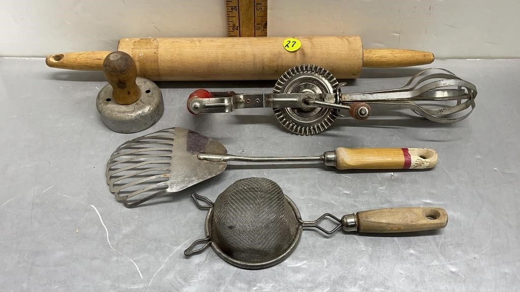 JUNE 13TH ANTIQUE AND COLLECTIBLE WEEKLY ONLINE AUCTION