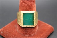 18kt gold men's ring with green stone sz 11.5 - 16