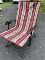 NICE RED AND WHITE COLLAPSABLE CHAIR / CAMP
