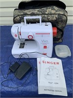 SINGER VIVO 1004 SEWING MACHINE IN CARRY CASE