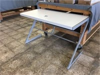 COMPUTER / DRAFTING TABLE