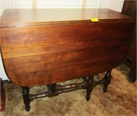 ANTIQUE - GATE LEG - DROP LEAF TABLE