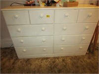 WHITE WOOD CHEST OF DRAWERS