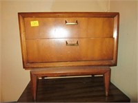 MIDCENTURY NIGHTSTAND WITH DRAWERS