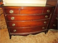 DREXEL MAHOGANY CHEST OF DRAWRS WITH GLASS TOP