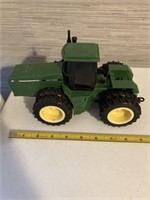 Toy John Deere tractor, 8960