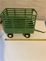 Toy John Deere wagon/trailer