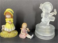 Figurines (1 is Musical Plays Silent Night)