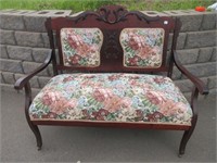 LOVELY VINTAGE SETTEE 44X23X39 INCHES