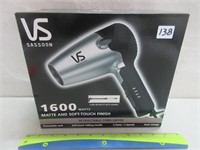 VS SASSON BLOW DRYER - NEW IN BOX