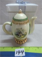 ELEGANT TEAPOT SIGNED C DAVIS