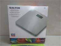 SALTER ELECTRONIC BATHROOM SCALE - NEW