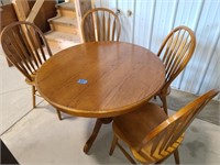Oak Dinette Set 42" Round, 4 matching Oak Chairs