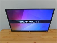 RCA Roku 32" LED TV With Remote - Tested