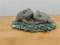 2 Frogs Cement Garden Decoration - 5" Tall