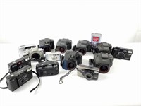 Plusieurs appareils photos dont Genesis II
