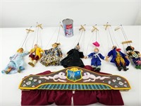 6 marionnettes en bois & petite scène de théatre