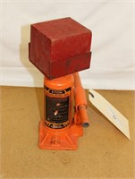 Central Hydraulic 6 Ton Bottle Jack