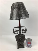 Lampe métallique style médiévale, fonctionnelle