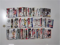 Environ 100 cartes de hockey diverses