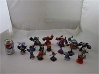18 figurines Skylanders 2012