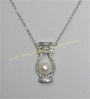 Sterling silver pearl pendant & chain, pendentif