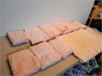 9 Bath Towels 1 Hand Towel 1 Faux Fur Bath Mat