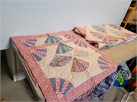 Hand Stitched Fan Patterned Quilt + 2 Pillow Cases