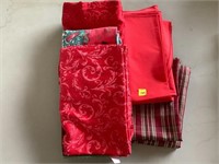 Holiday Linen Tablecloths
