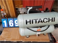 hitatchi air compressor with hose