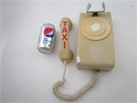 Téléphone taxi vintage mural