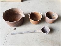 Cast iron lead melting pots