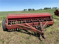 IH 5100 Grain Drill Rear Grass Seed 7" spacing
