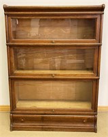 LOVELY 1910 QUATRE SAWN OAK BARRISTER’S BOOKCASE