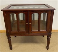 UNIQUE TWO DOOR DISPLAY CABINET W GLASS SIDES