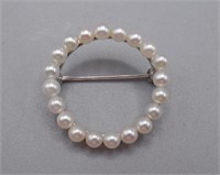 14k White Gold & Pearls Brooch