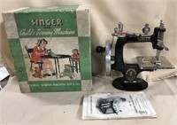 Singer Child's Sewing Machine #20 Orig. Box