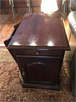 End Table with 1 Door & Pullout