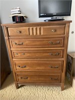 Mid Century Chest of Drawers 5 Drawer
Contents