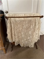 Nice Coverlet Crochet Bed Cover with Quilt Stand
