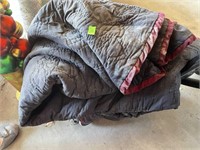G - Moving Blankets