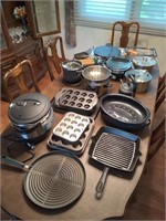 Large Kitchen Lot Including Some Cookware