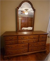 Thomasville Dresser With Mirror