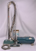 Electrolux vacuum, model L, has power