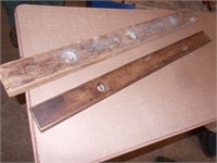 26" & 28" Wooden Levels