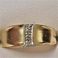 $1200 10K  Diamond(0.03ct) Ring
