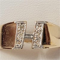 $1800 10K  Diamond(0.06ct) Ring