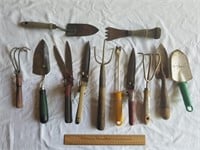 Garden Tools & Trimmers