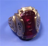 10K Men's 1955 Class Ring w/Red Stone(top missing)